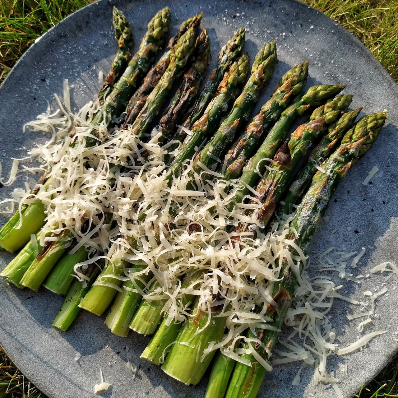 Спаржа на гриле