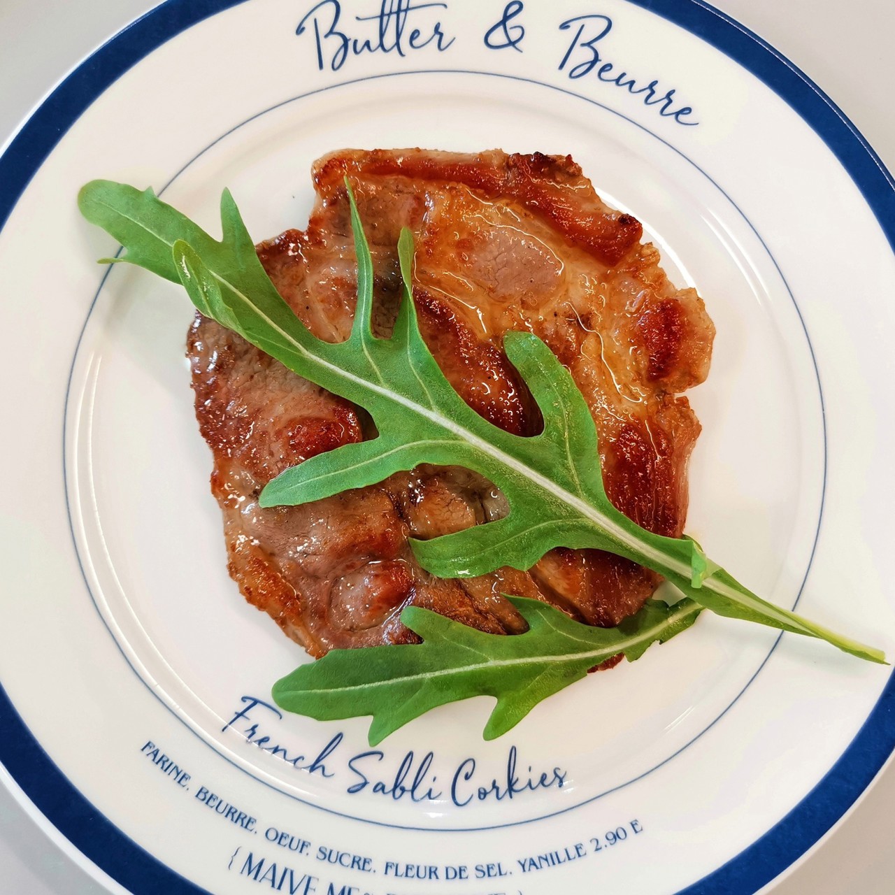 Стейк из свинины на сковороде