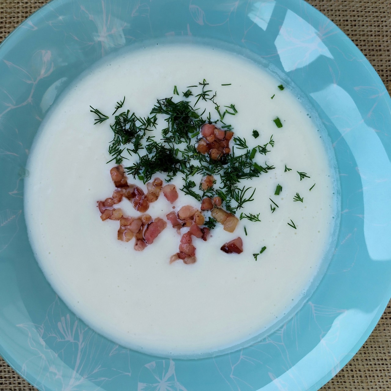 Суп-крем из цветной капусты с беконом