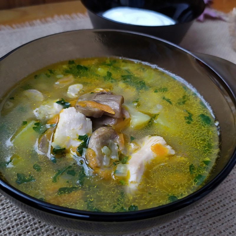 Суп куриный с грибами