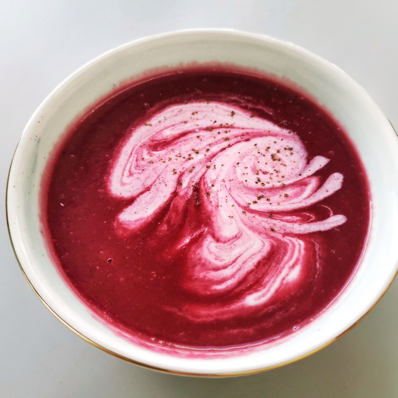 Свекольный суп-пюре с имбирем