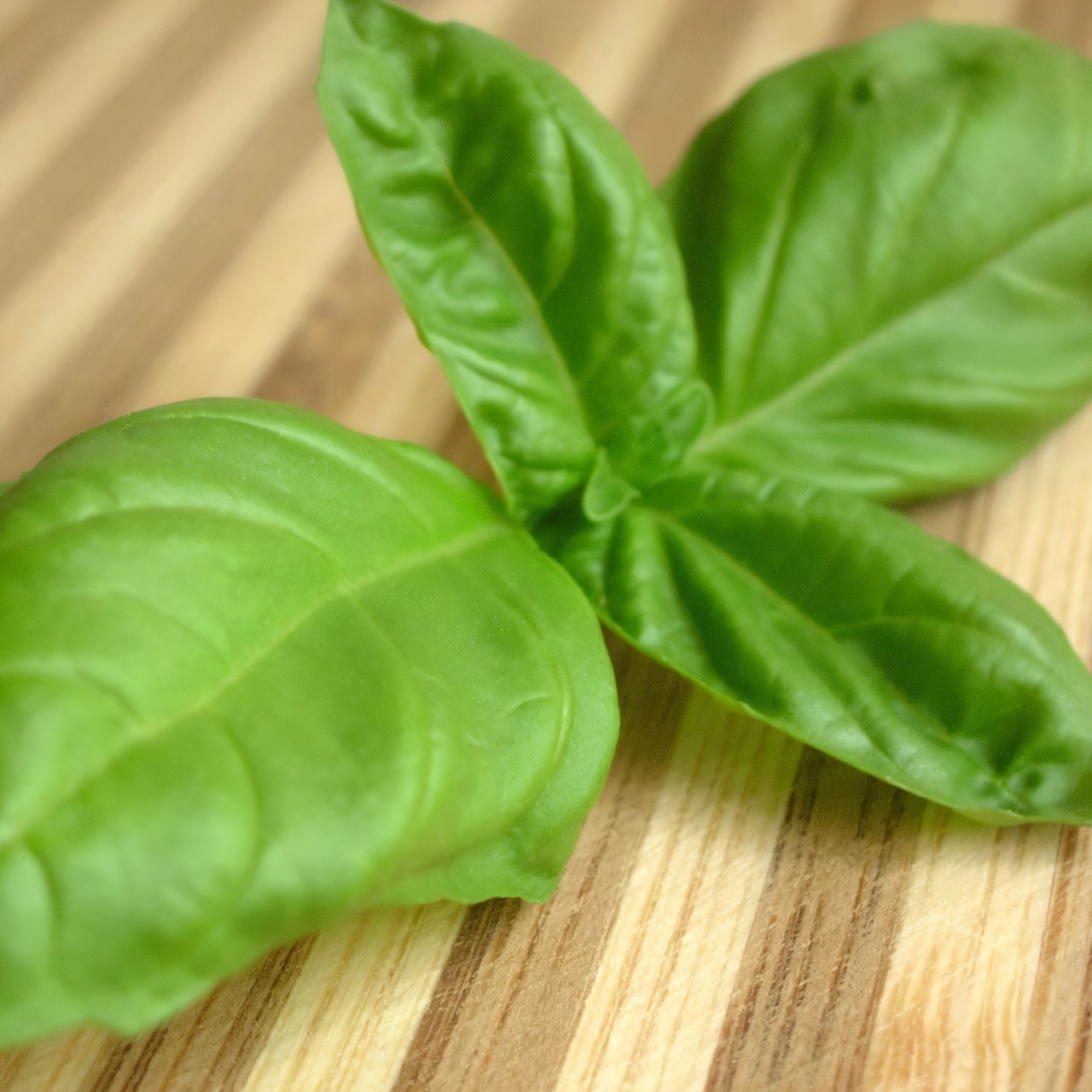 Свежий базиликовый лимонад