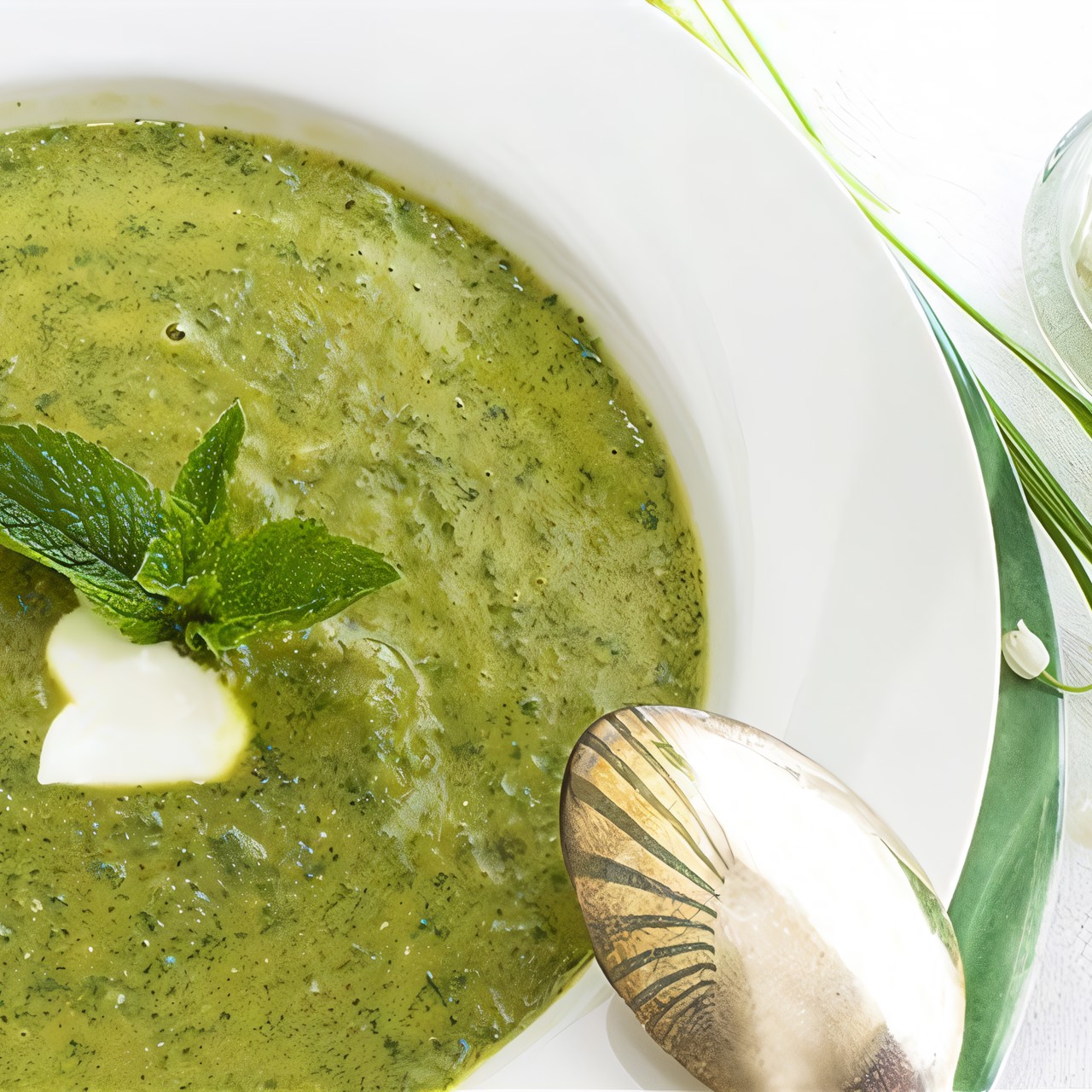 Свежий горохово-мятный суп