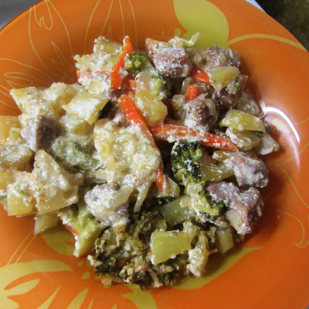 Свинина с овощами в горшочках