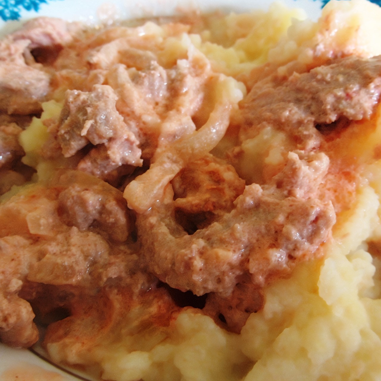 Свинина в сметанном соусе из микроволновки