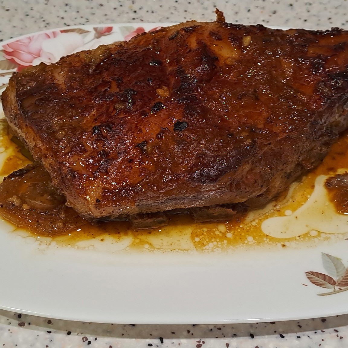 Свиное ребро запеченное в духовке с медом, горчицей и соевым соусом