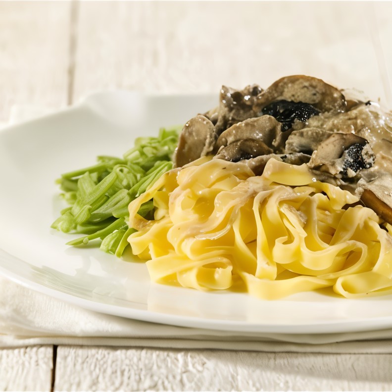 Тальятелле с шампиньонами в сливочном соусе