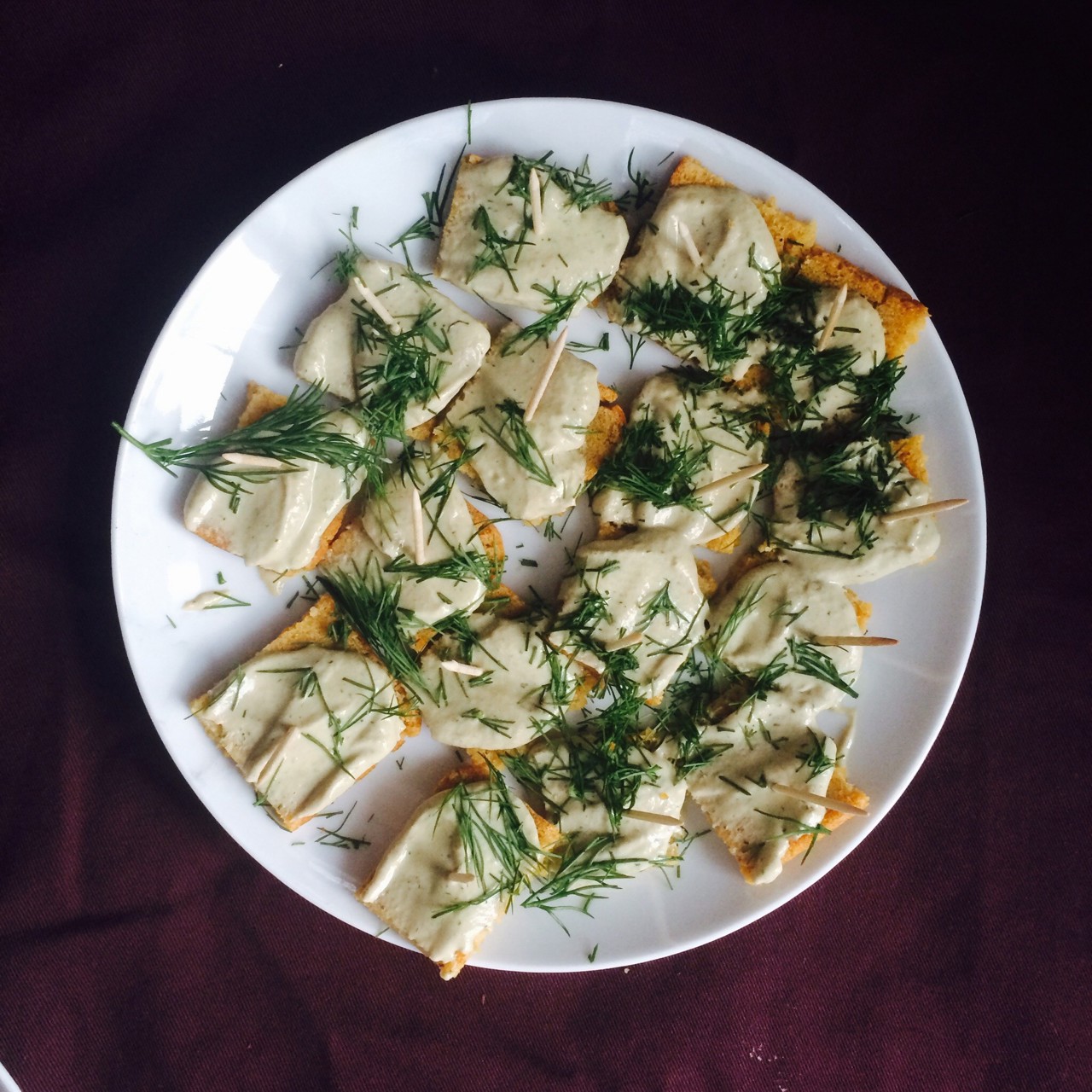 Тапас пинчос по-рижски со шпротами