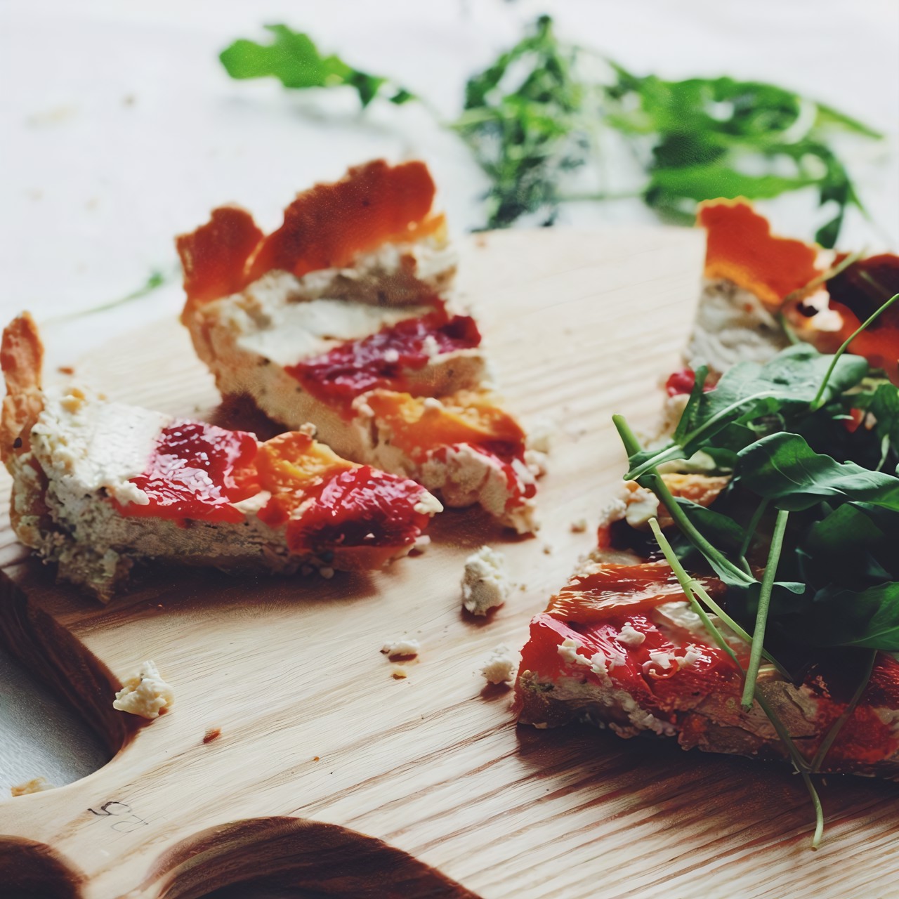 Тарт с запеченными перцами и фетой