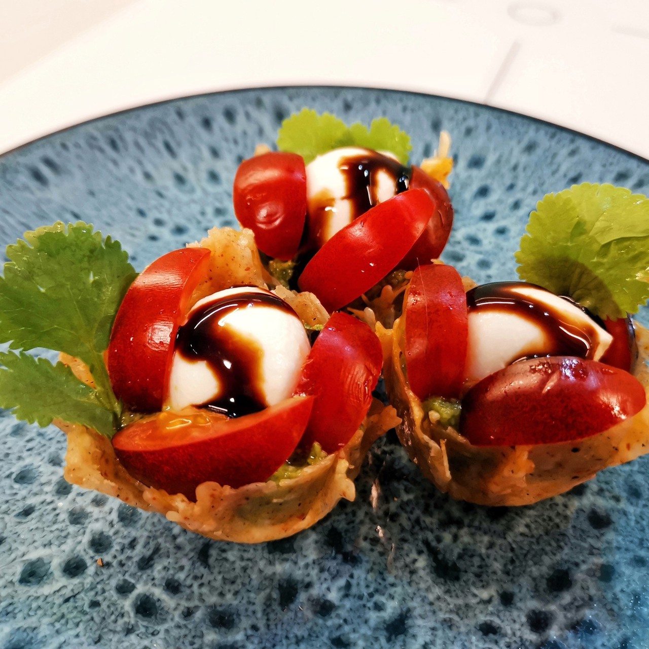 Тарталетки капрезе