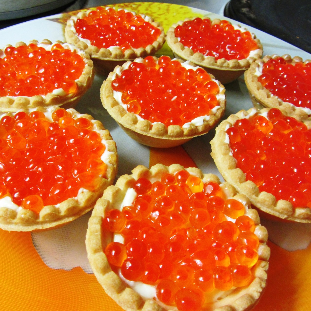 Тарталетки с икрой