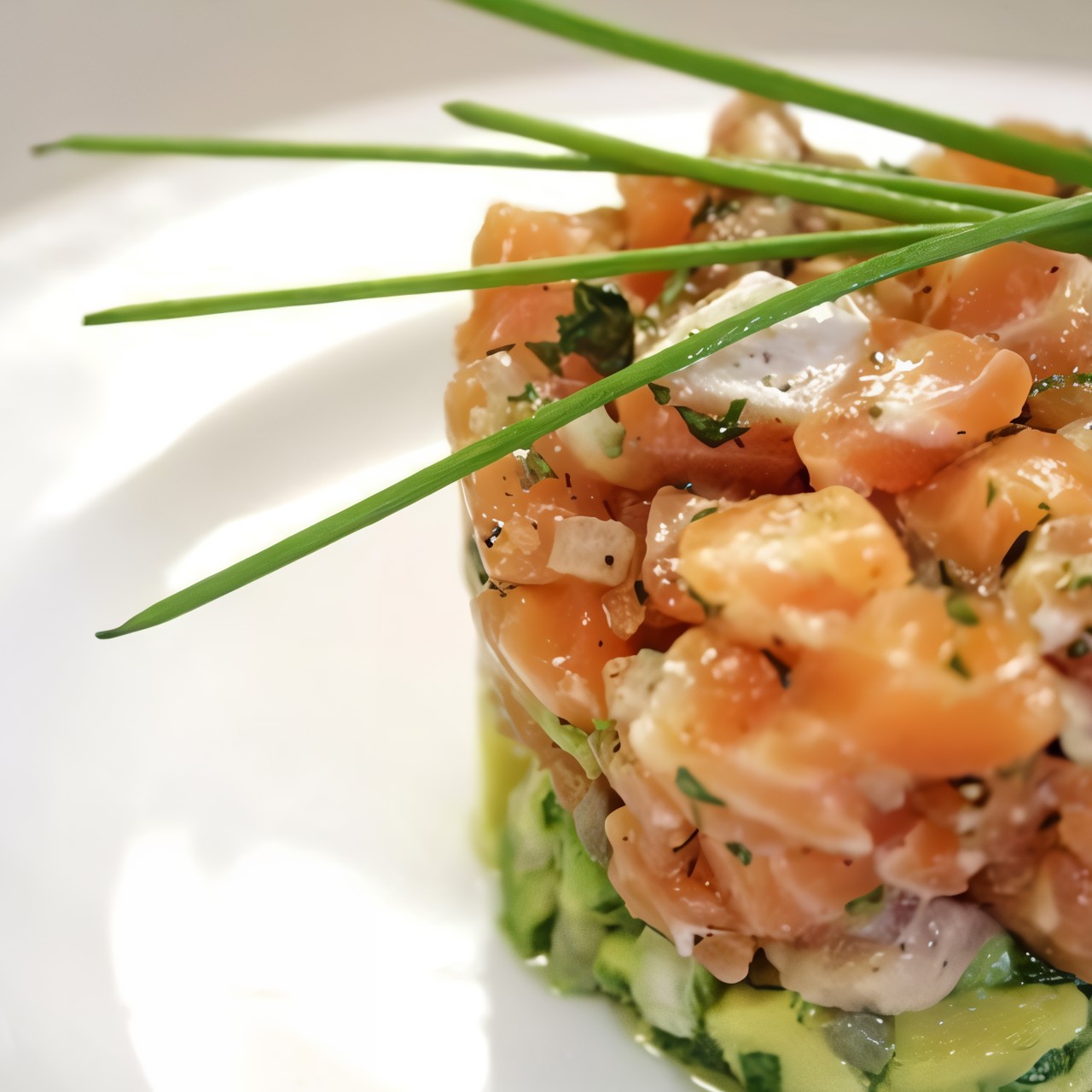 Тартар из лосося и каперсов