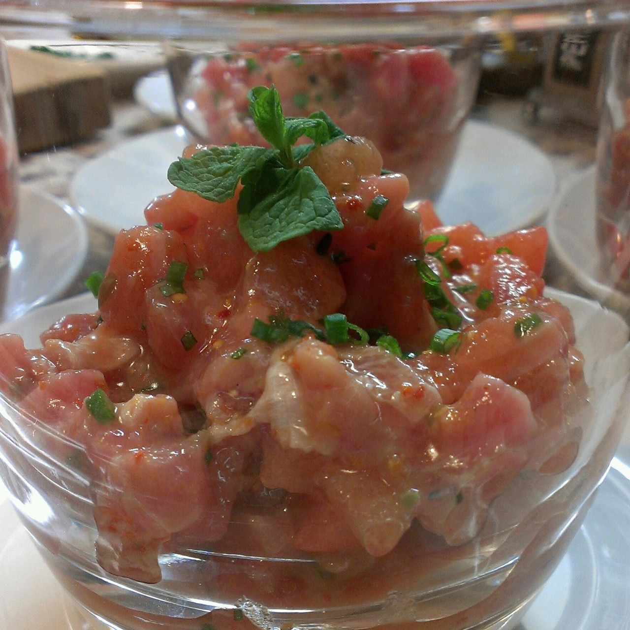 Тартар из тунца с арбузом