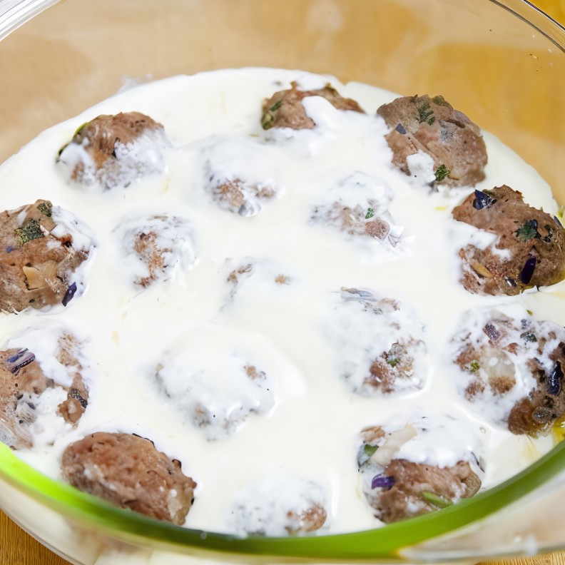 Тефтели, запеченные в йогурте