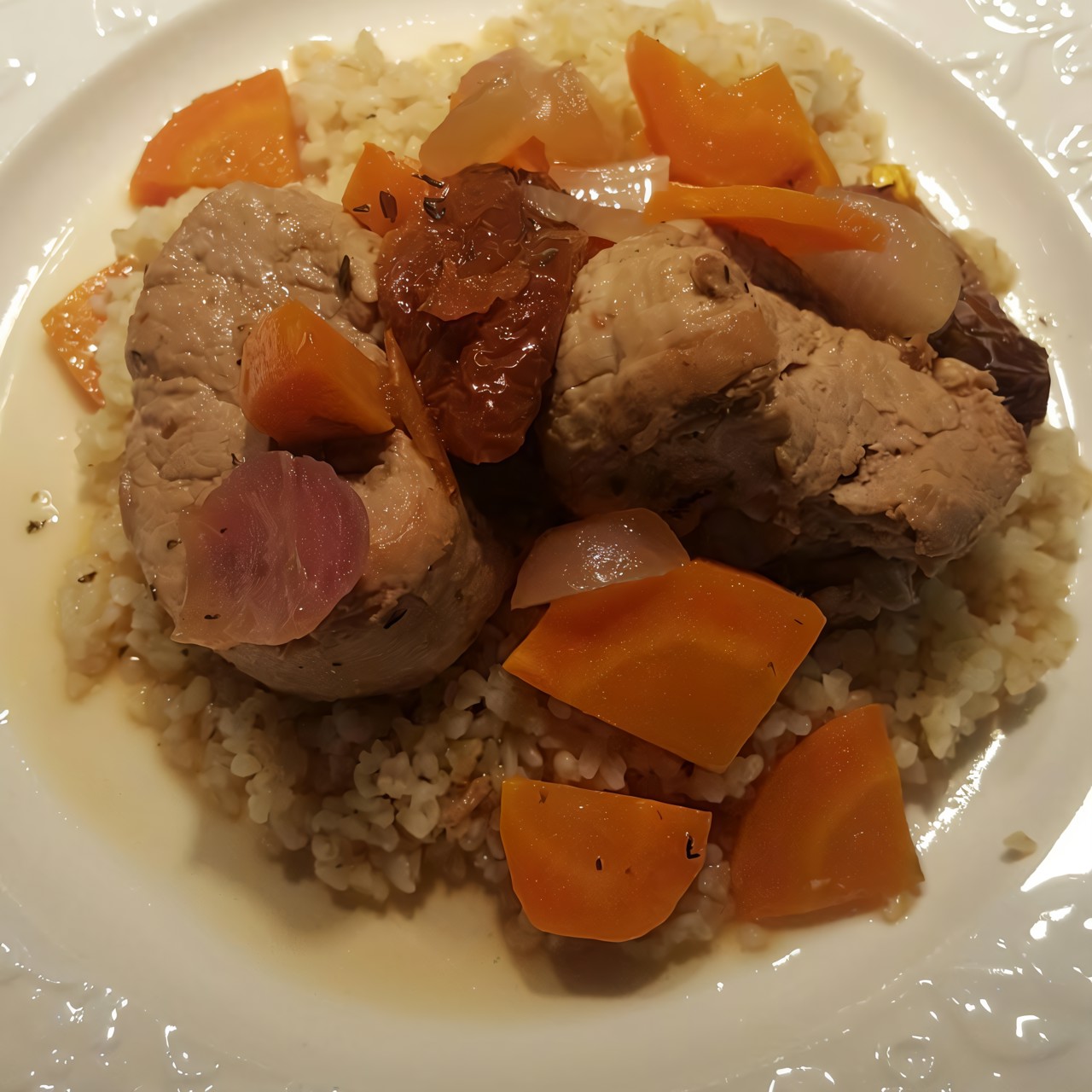 Телятина, тушенная с помидорами и белым вином