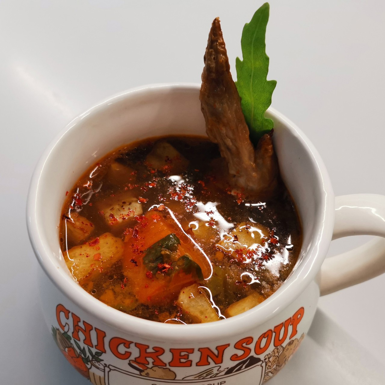 Темный куриный суп