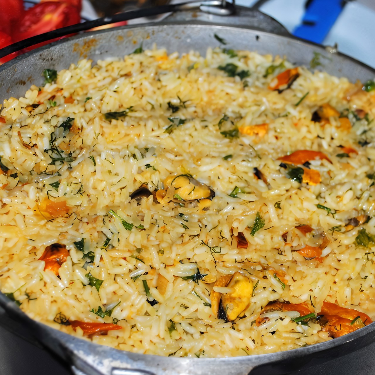 рисовая лапша с мидиями