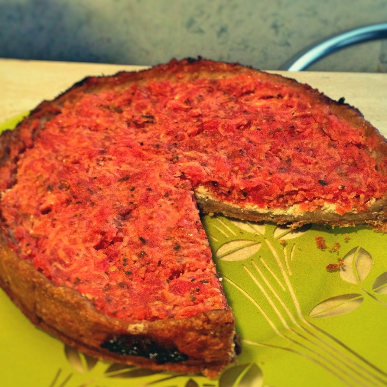 Томатный пай с базиликом