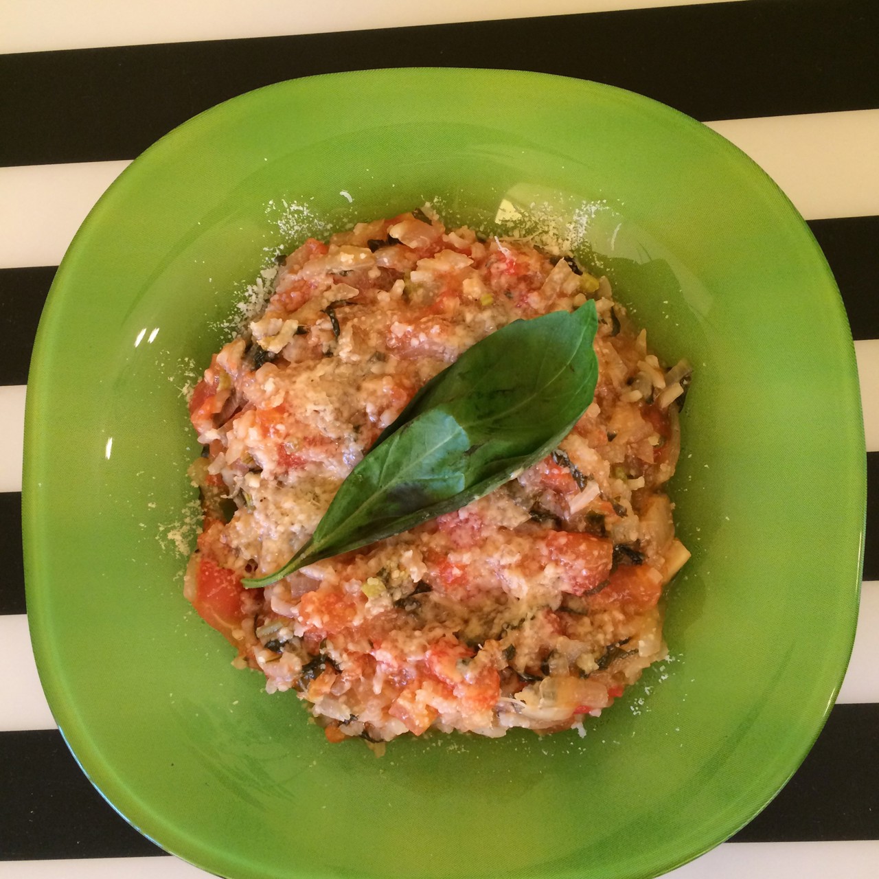 Томатное ризотто с базиликом