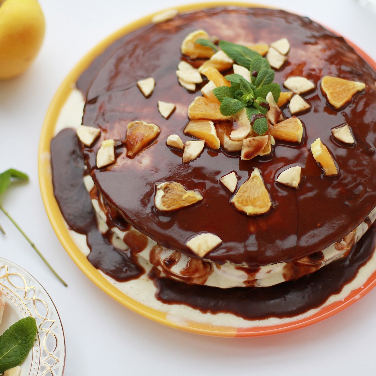 Торт с бананами, орехами и шоколадом