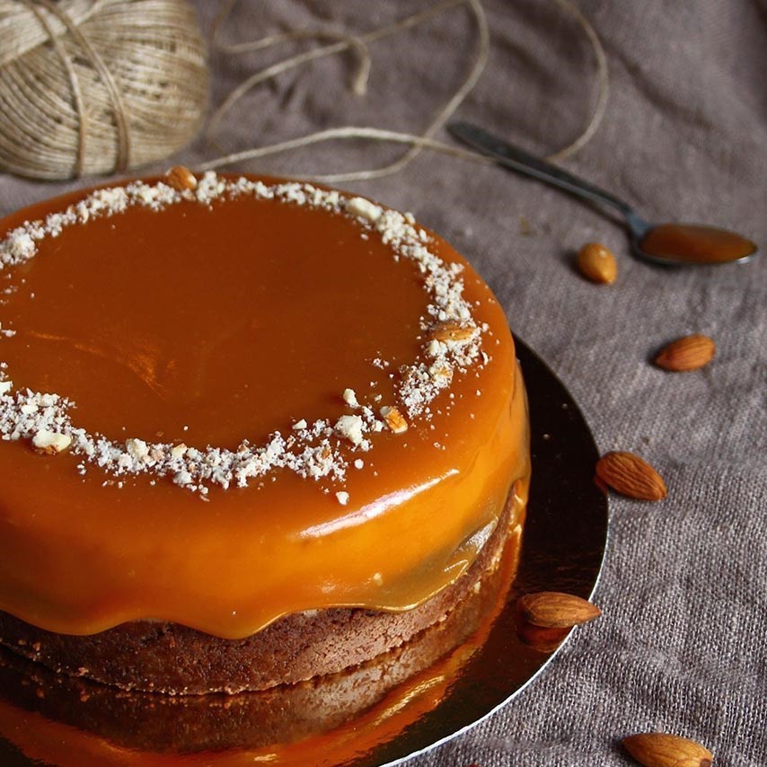 Торт с соленой карамелью