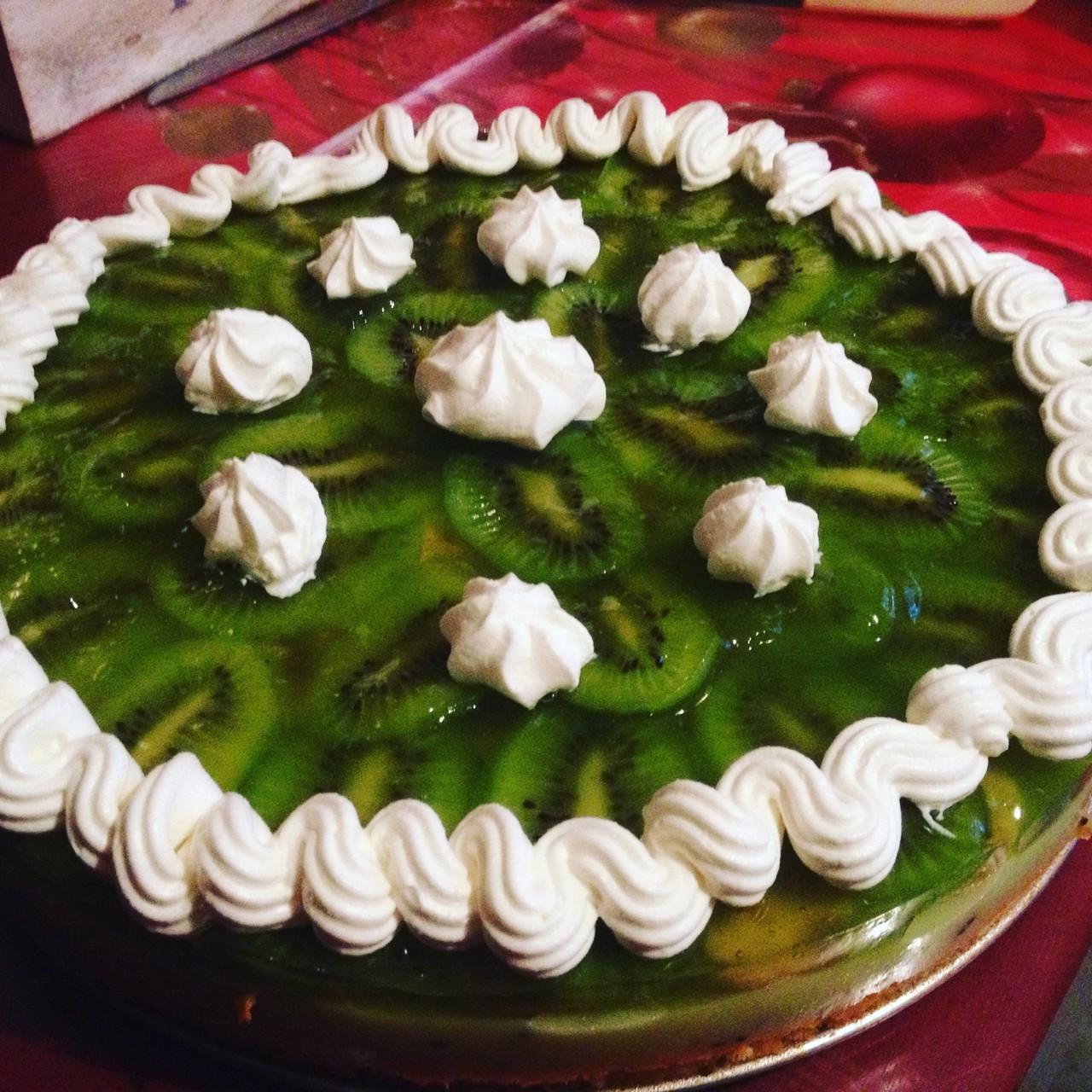 Торт желейно-йогуртовый с киви