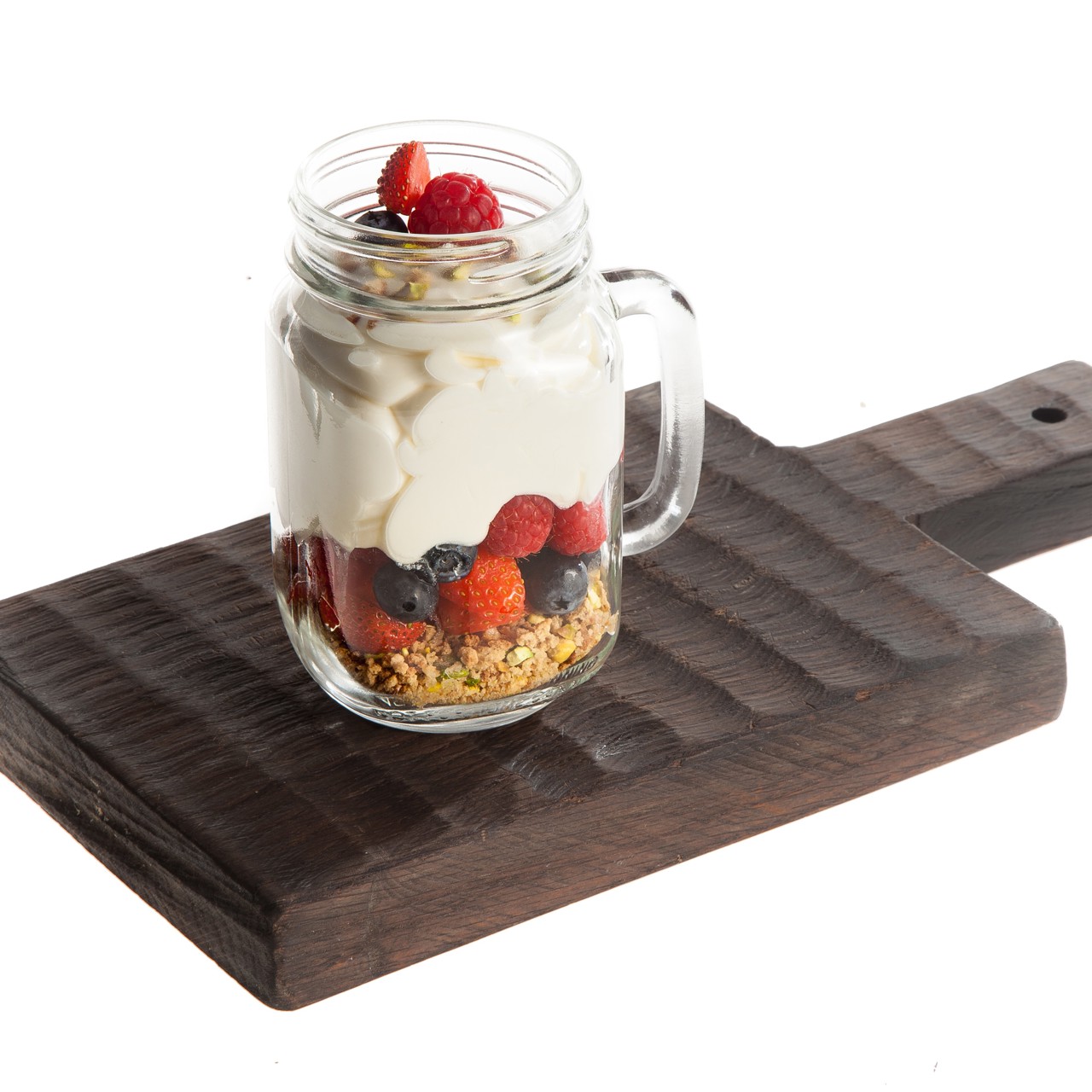 Сырный трайфл с ягодами