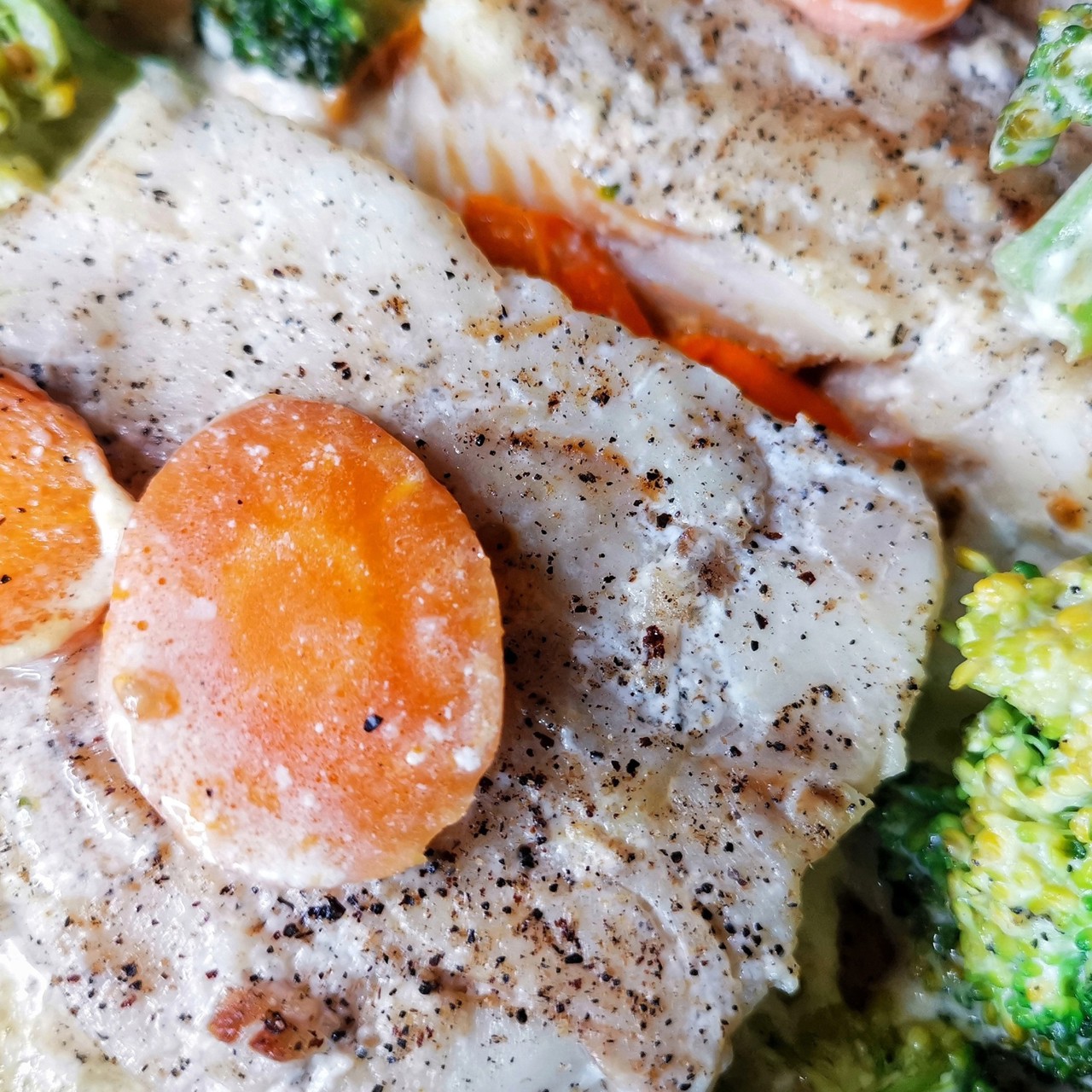 Треска на сковороде