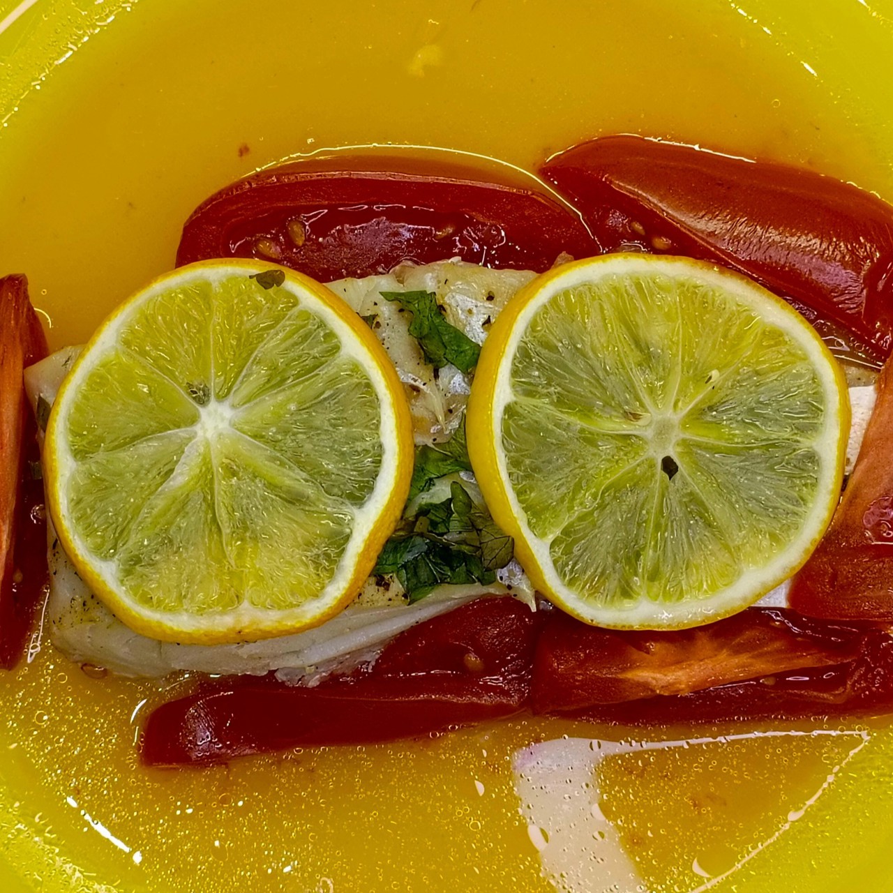 Треска, запеченная в конверте