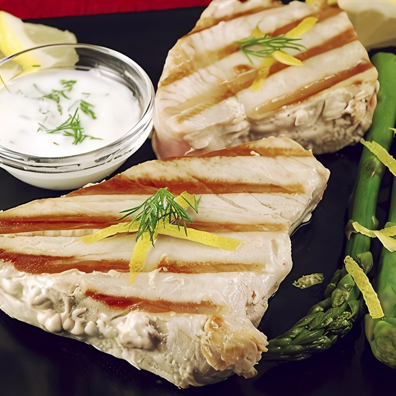 Тунец на гриле с травяным айоли