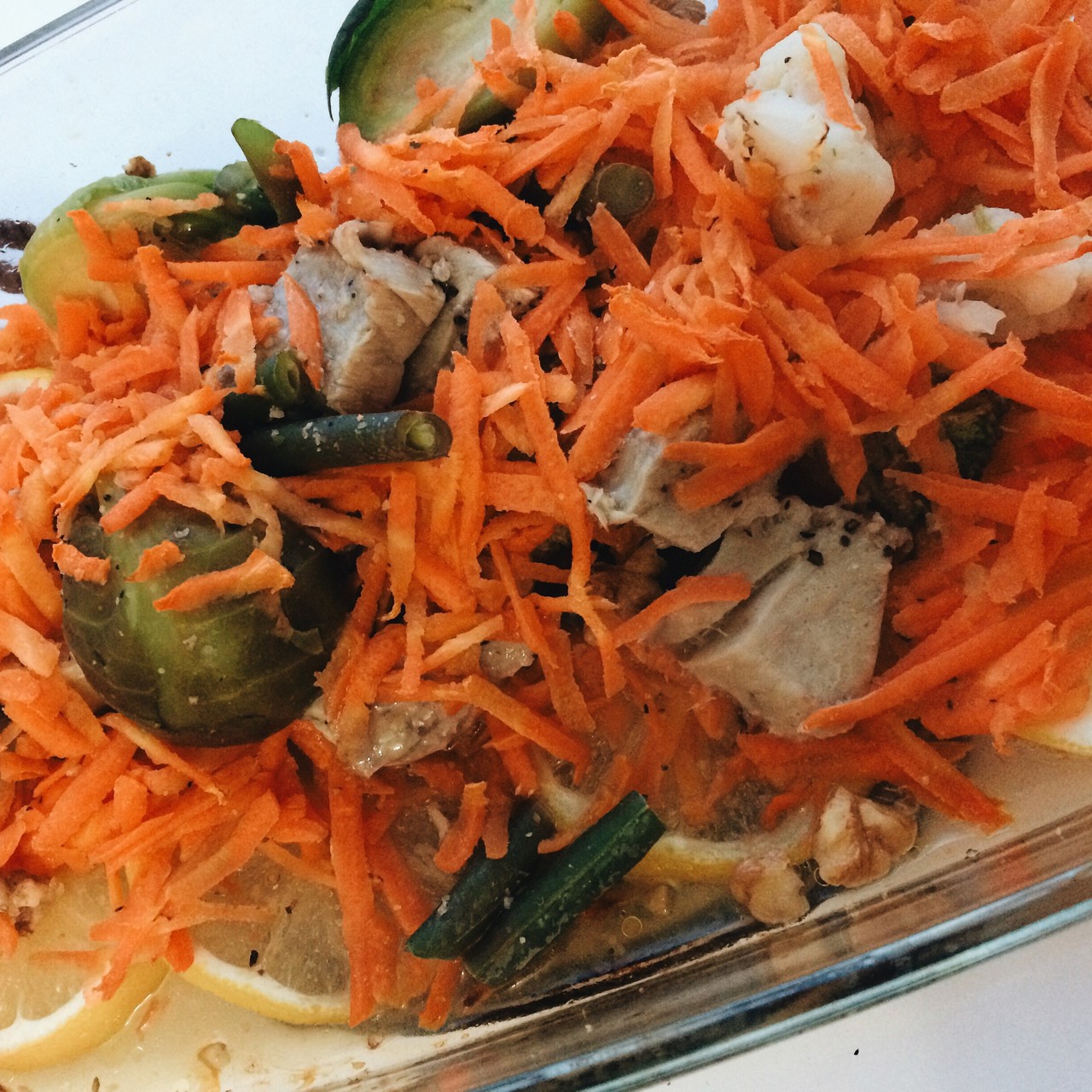 Тунец с овощами