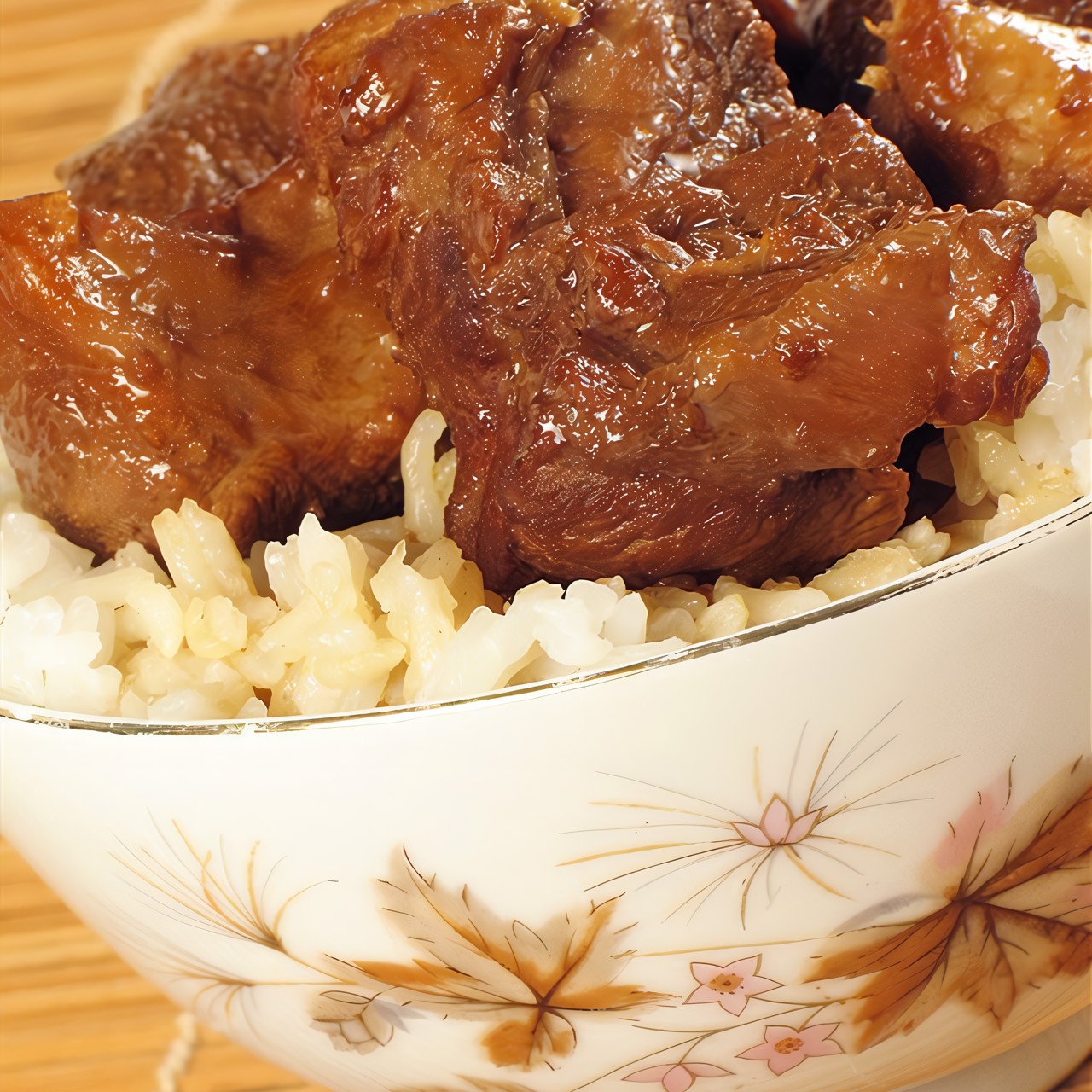 Тушеная свинина с овощами в винном соусе