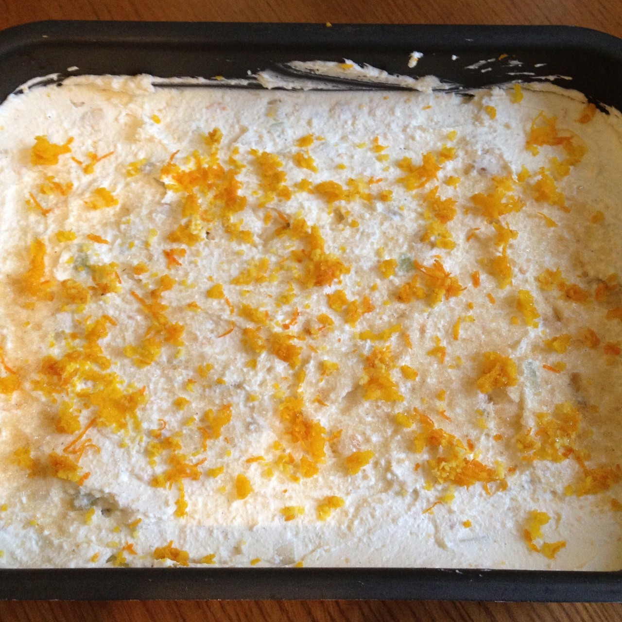 Творожная запеканка с апельсиновой цедрой и орехами