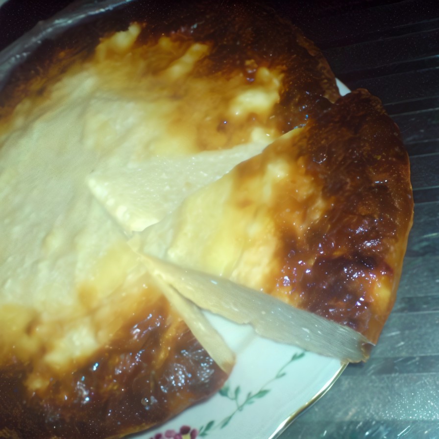 Творожная запеканка с изюмом и сметаной