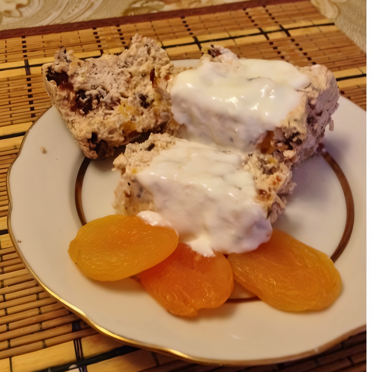 Творожная запеканка с курагой и черносливом