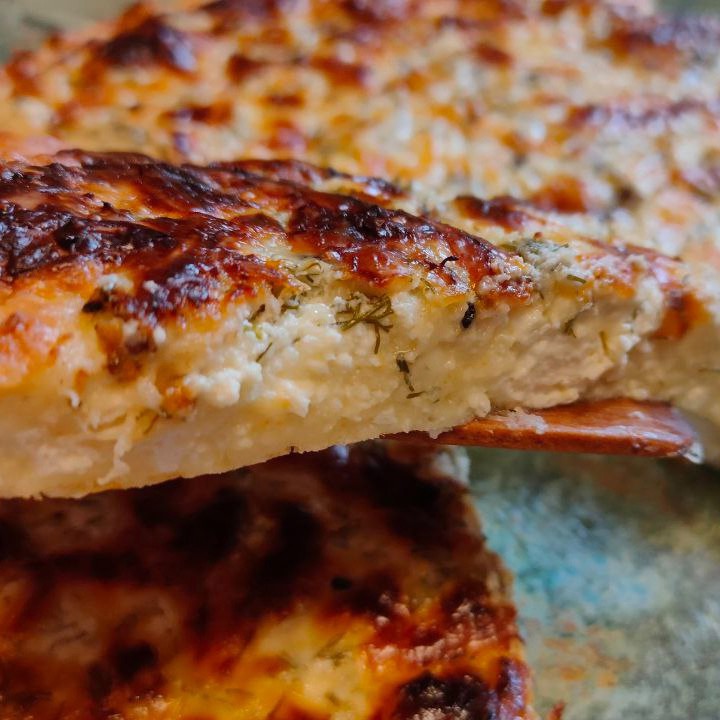 Творожная лепешка с сыром и зеленью