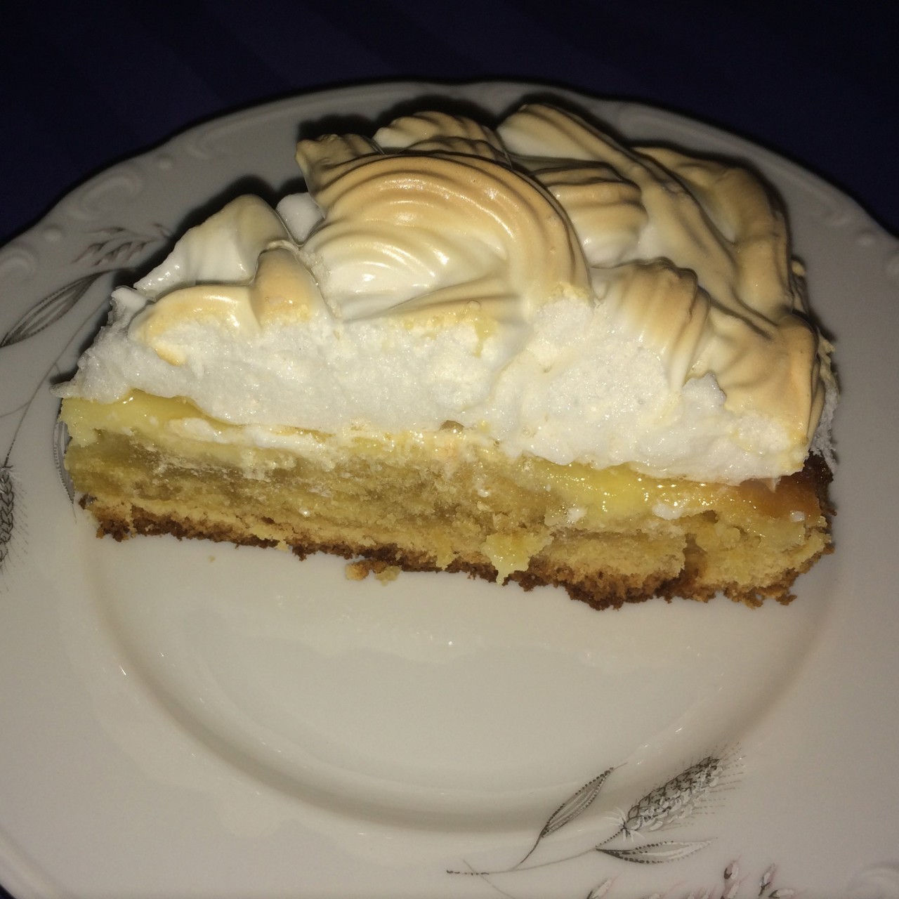 Творожный пирог с меренгой