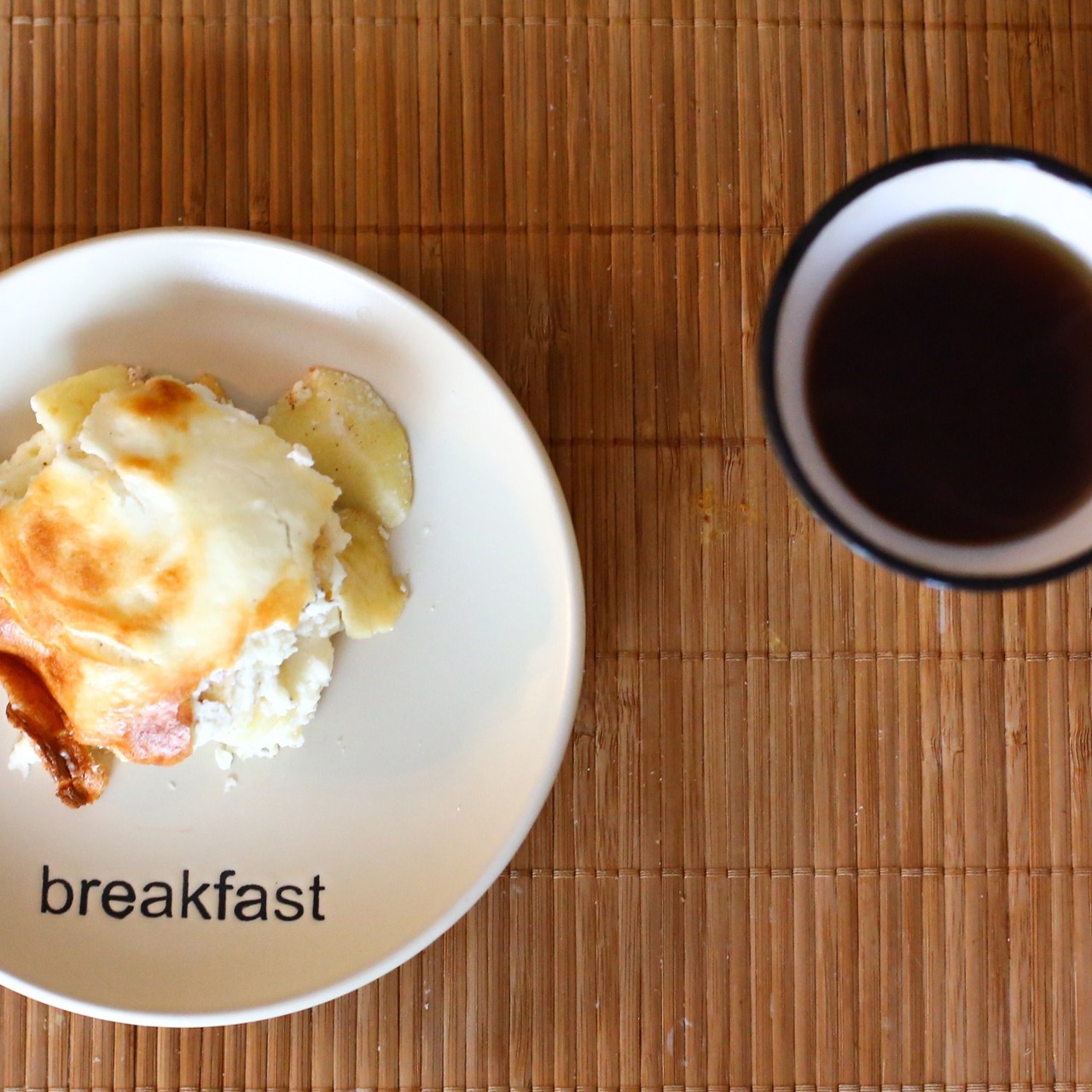 Творожно-яблочная запеканка со сметаной