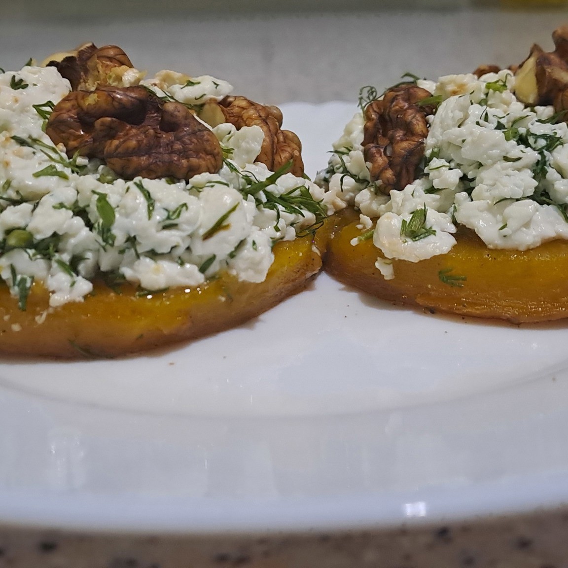 Тыква с творогом, орехами и зеленью запеченная в духовке