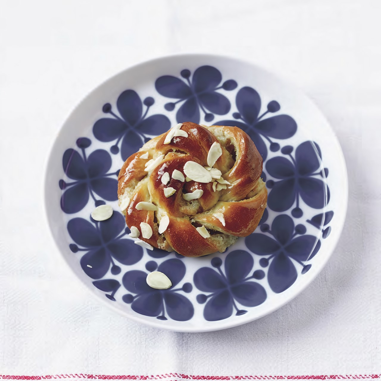 Узелки с ванилью и кардамоном