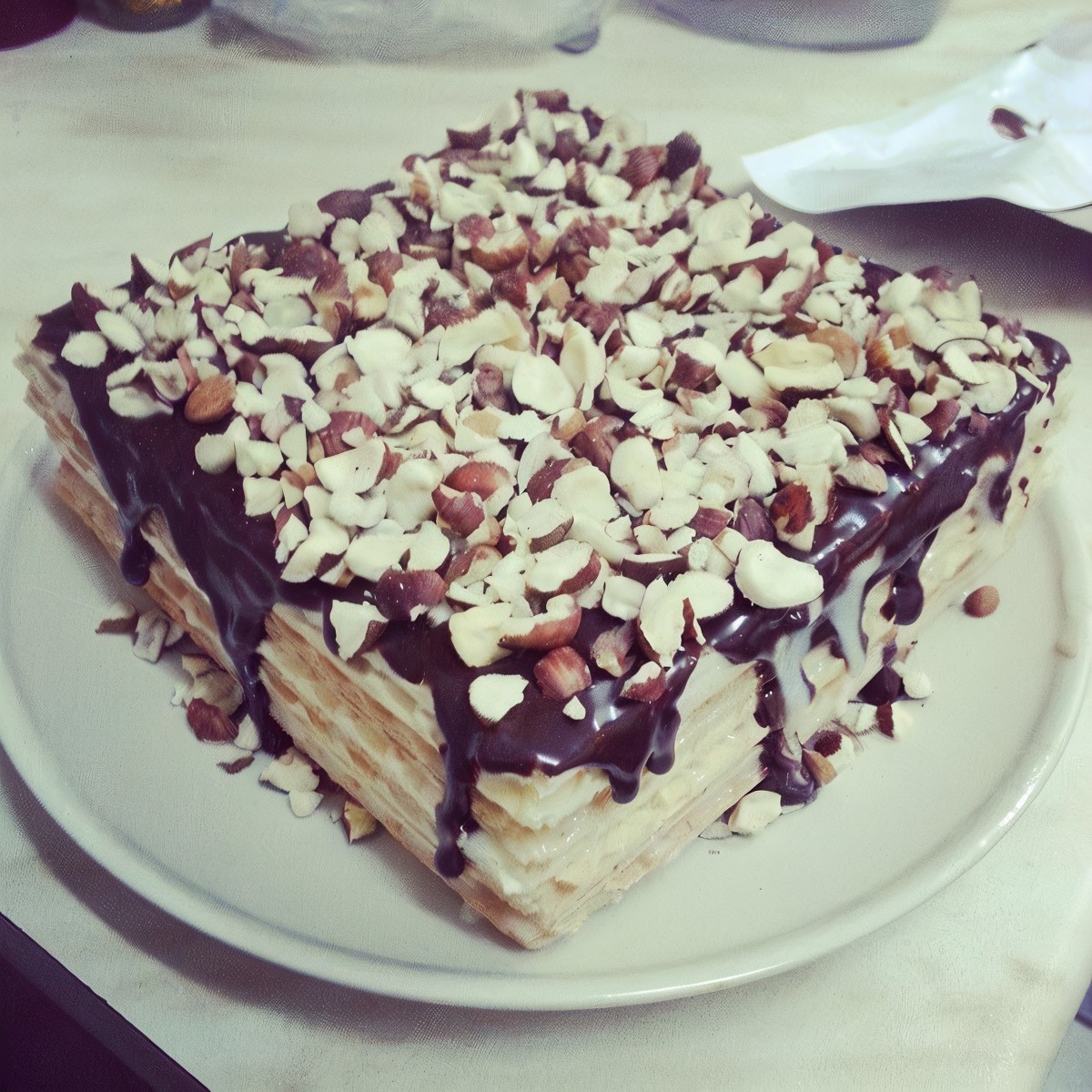 Вафельный торт с орехами и кокосом