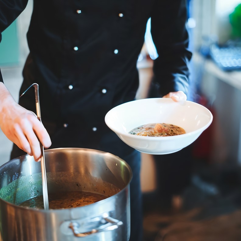 Вегетарианский чечевичный суп с булгуром