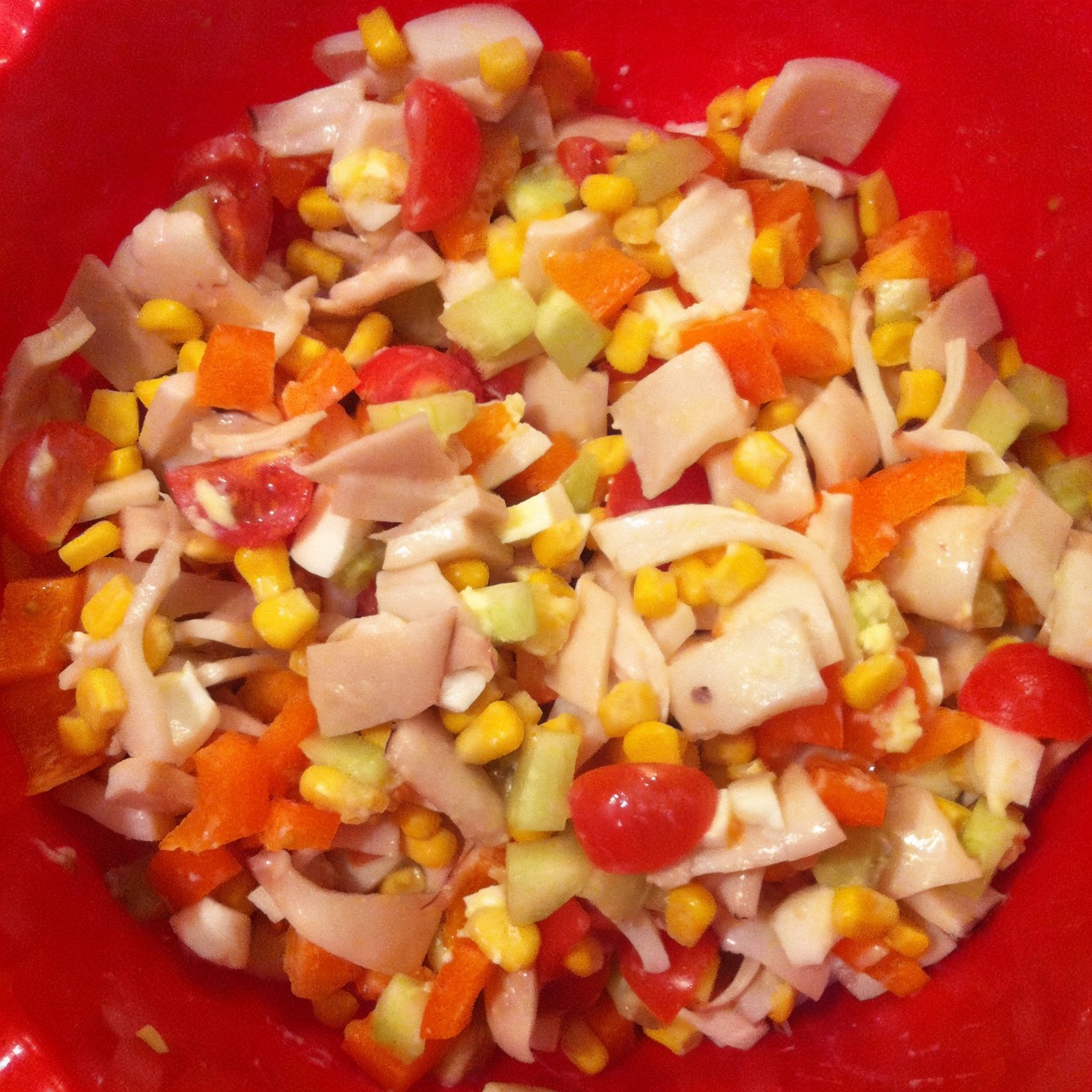 Весенний салат с кальмарами