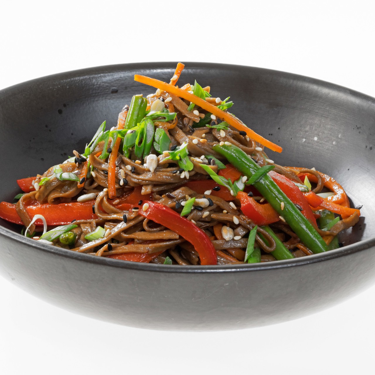 Весенняя лапша с овощами