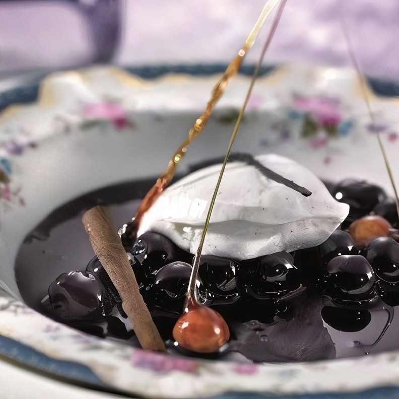 Вишневое мороженое с ликером «Амаретто»