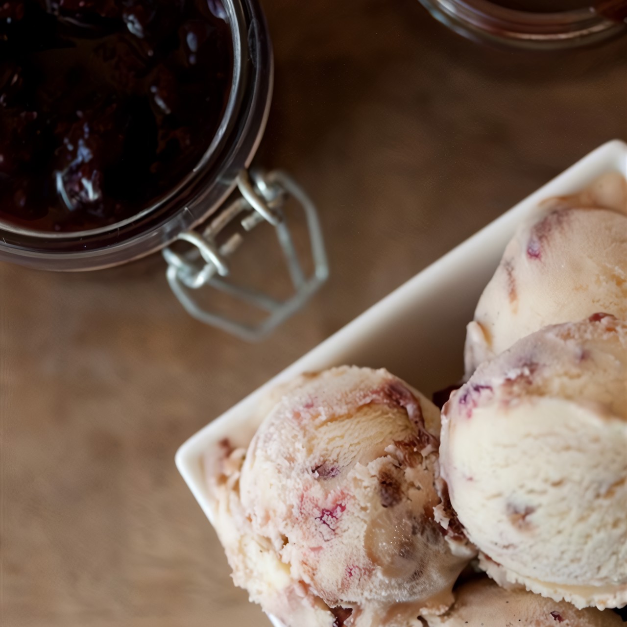 Вишневое трюфельное мороженое