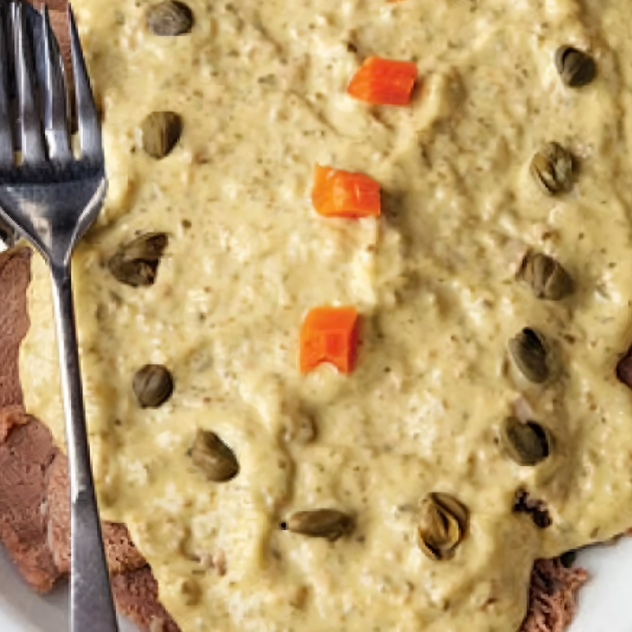 Вителло-тоннато с соусом из каперсов