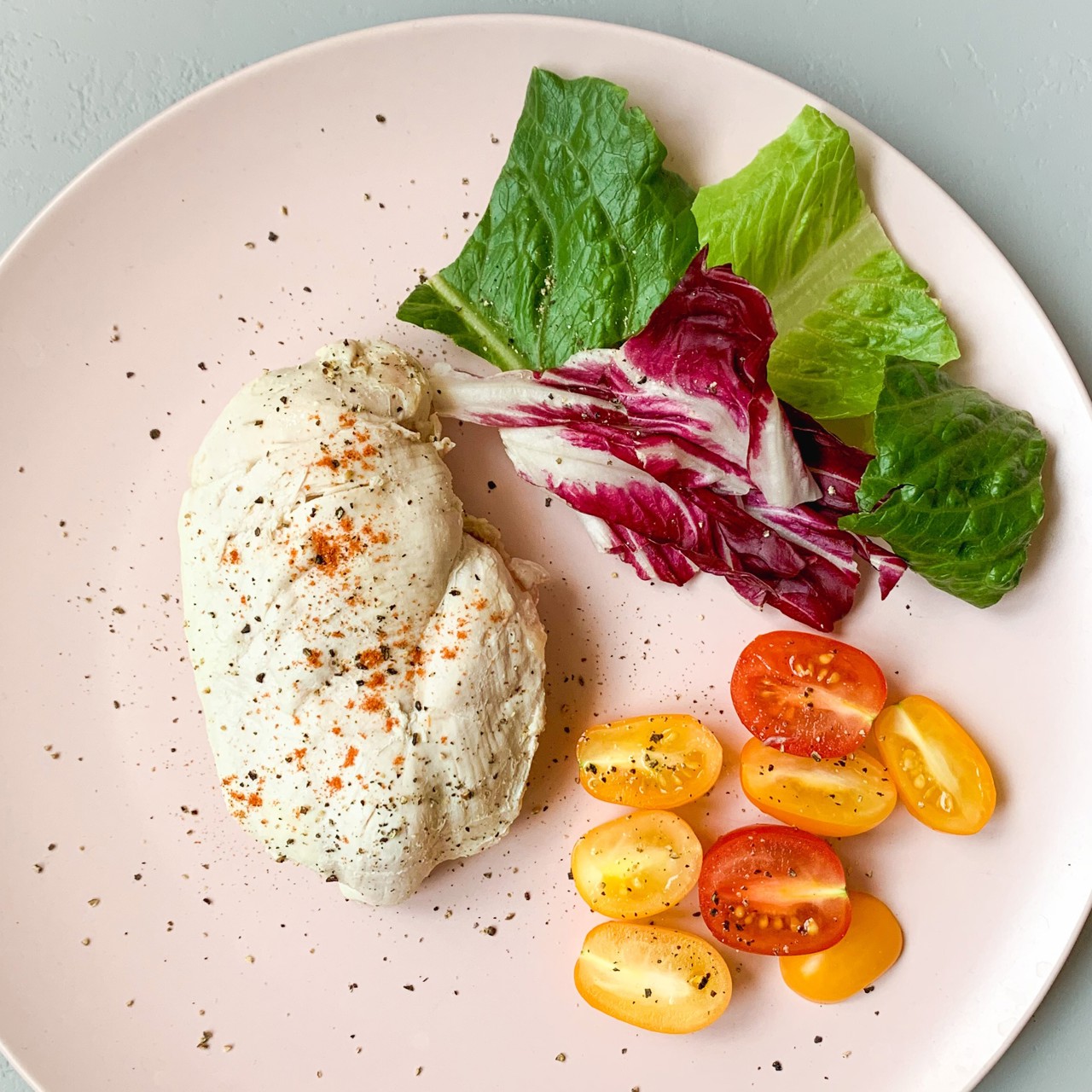 Вкусная отварная куриная грудка