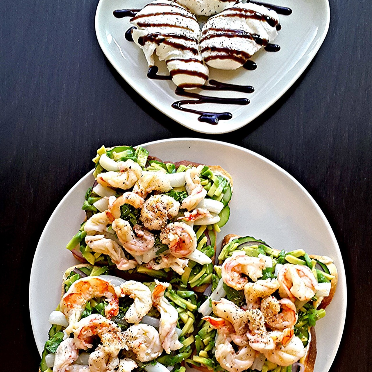 Восточный сендвич с яйцами пашот