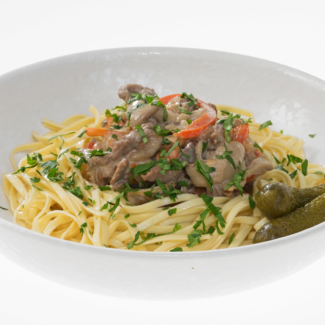 Яичная лапша с говядиной в пиве а-ля Строганов